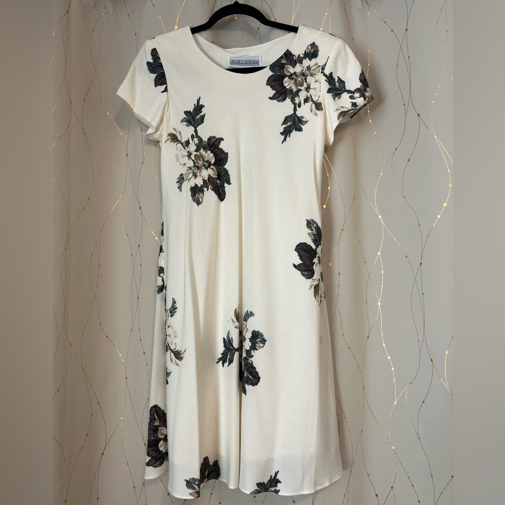 Vintage Jessica Howard Floral Print Cream Dress fits Sz 4